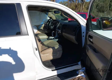 2013 Toyota Sequoia Limited 5.7L V8 z USA, uszkodzony, nr VIN 5TDKY5G1XDS049237